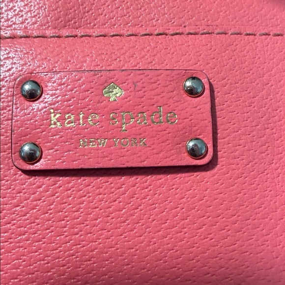 Kate Spade EUC coral pebble, leather satchel bag. Cross/removeable strap - Picture 3 of 11